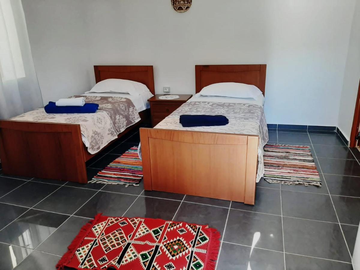 Guest House Noah&Kristel Berat Exterior foto