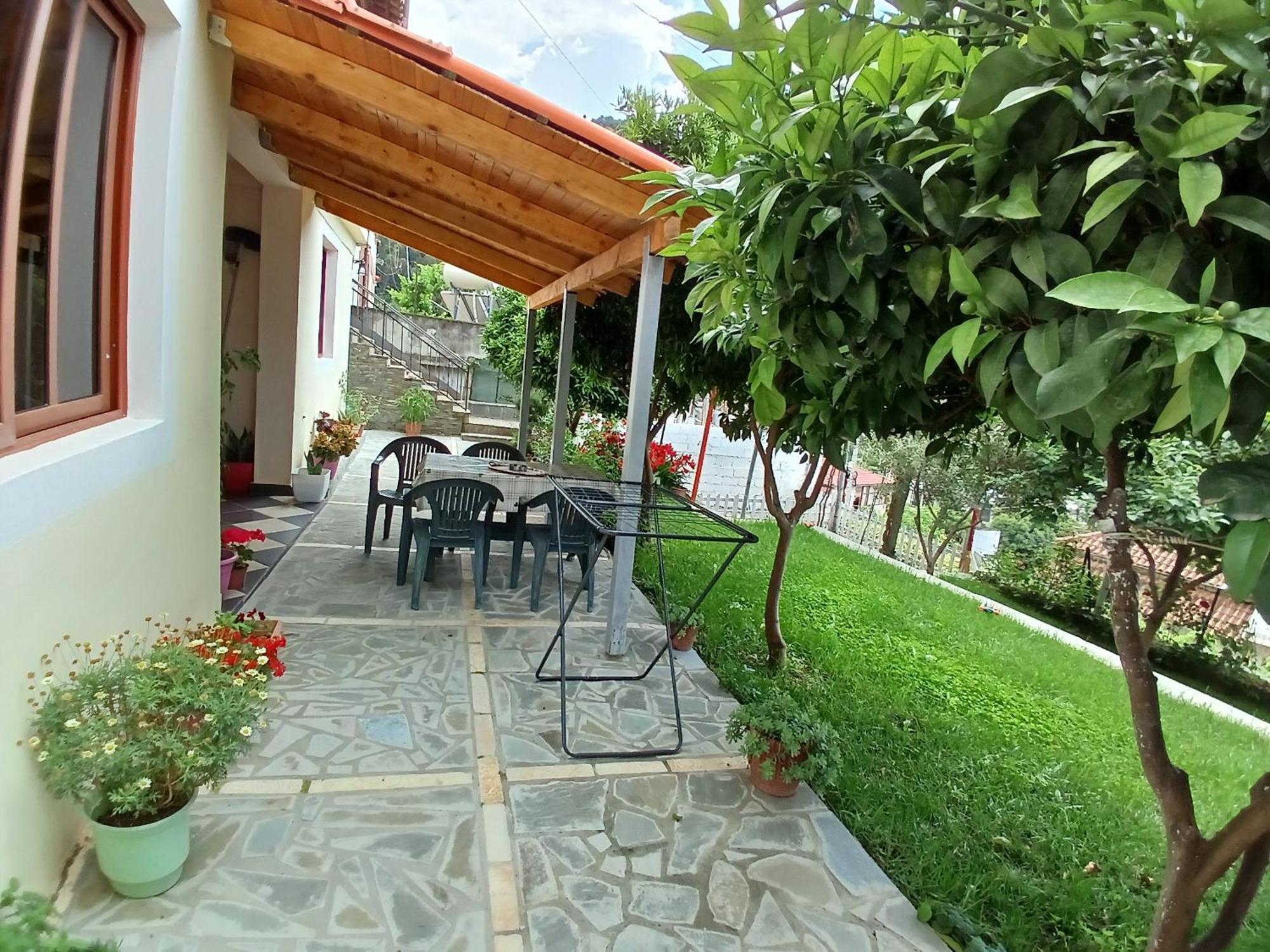 Guest House Noah&Kristel Berat Exterior foto