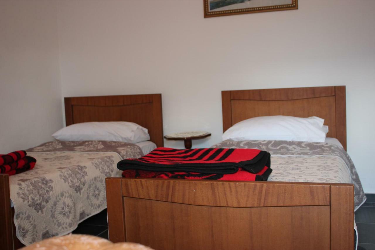 Guest House Noah&Kristel Berat Exterior foto