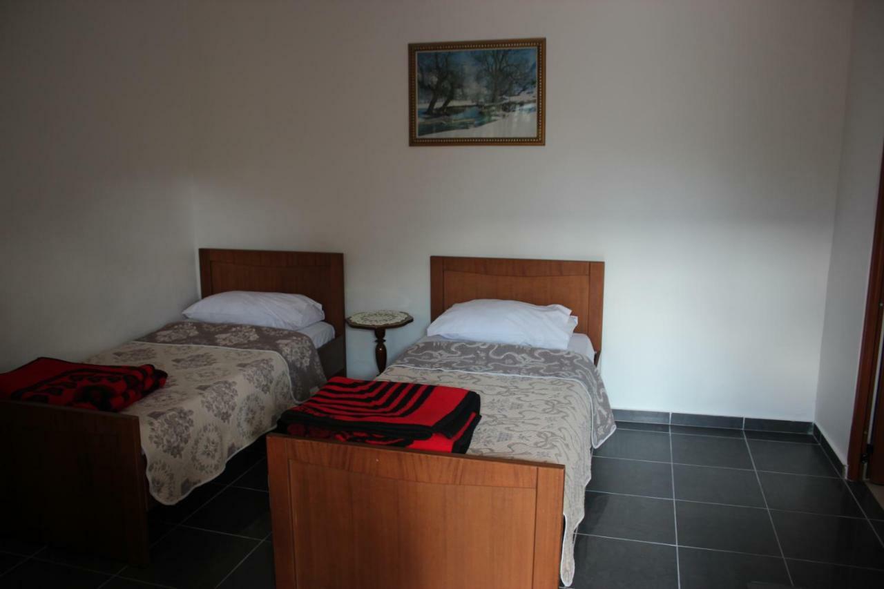 Guest House Noah&Kristel Berat Exterior foto